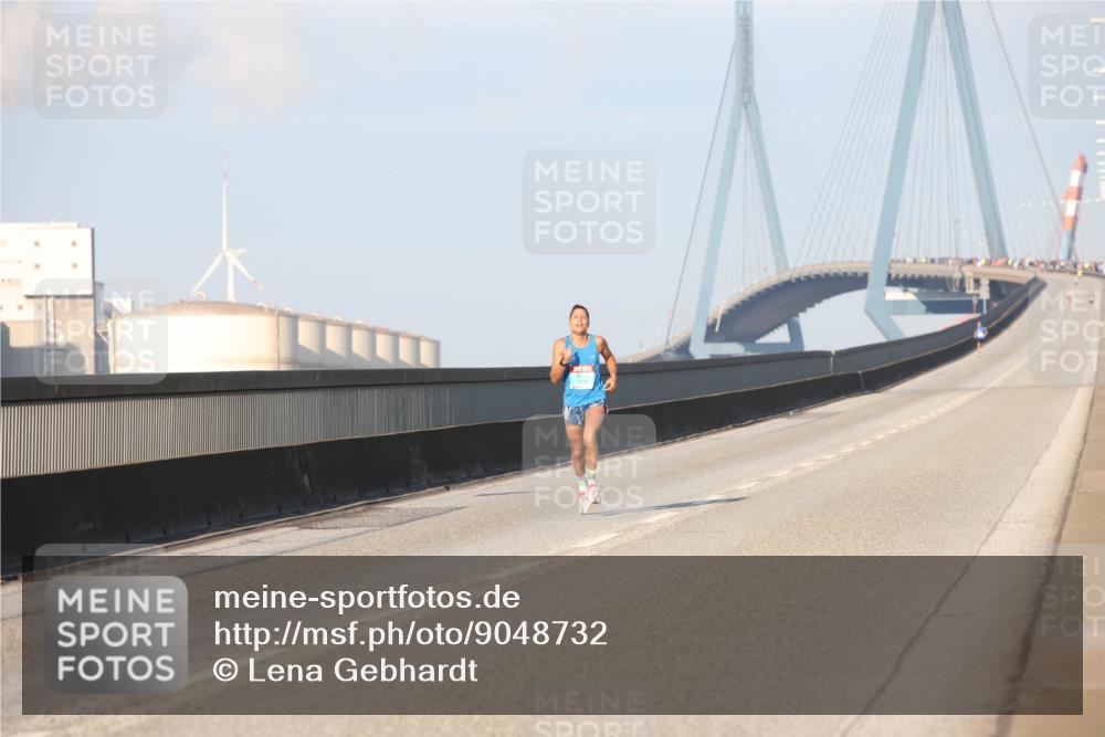 03.10.2025 - Köhlbrandbrückenlauf Lena Gebhardt http://msf.ph/oto/9048732 03.10.2025 09:31:24 Position 1  meine-sportfotos.de