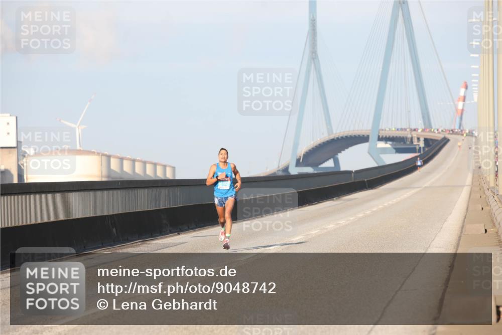 03.10.2025 - Köhlbrandbrückenlauf Lena Gebhardt http://msf.ph/oto/9048742 03.10.2025 09:31:25 Position 1  meine-sportfotos.de