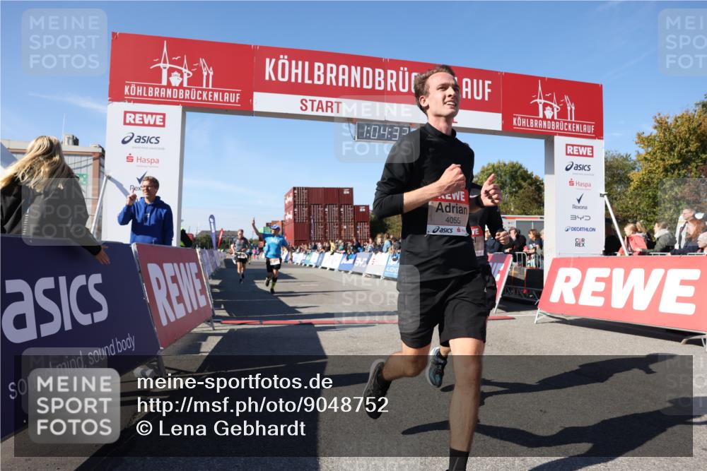 03.10.2025 - Köhlbrandbrückenlauf Lena Gebhardt http://msf.ph/oto/9048752 03.10.2025 13:04:34 Ziel 4055, 4117, 4198, 4297, 4665, 4713, 4724, 4836, 4995, 6018, 6092 meine-sportfotos.de