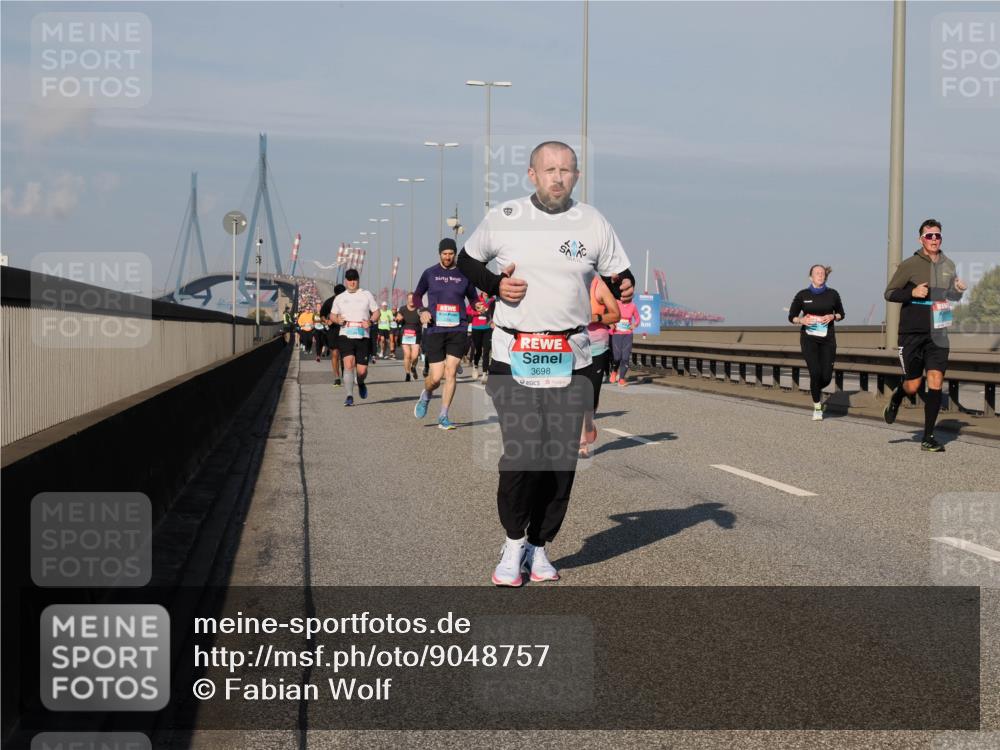 03.10.2025 - Köhlbrandbrückenlauf Fabian Wolf http://msf.ph/oto/9048757 03.10.2025 10:00:41 Position 3 3698 meine-sportfotos.de