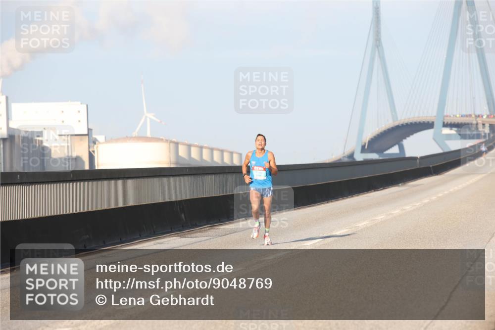 03.10.2025 - Köhlbrandbrückenlauf Lena Gebhardt http://msf.ph/oto/9048769 03.10.2025 09:31:26 Position 1  meine-sportfotos.de