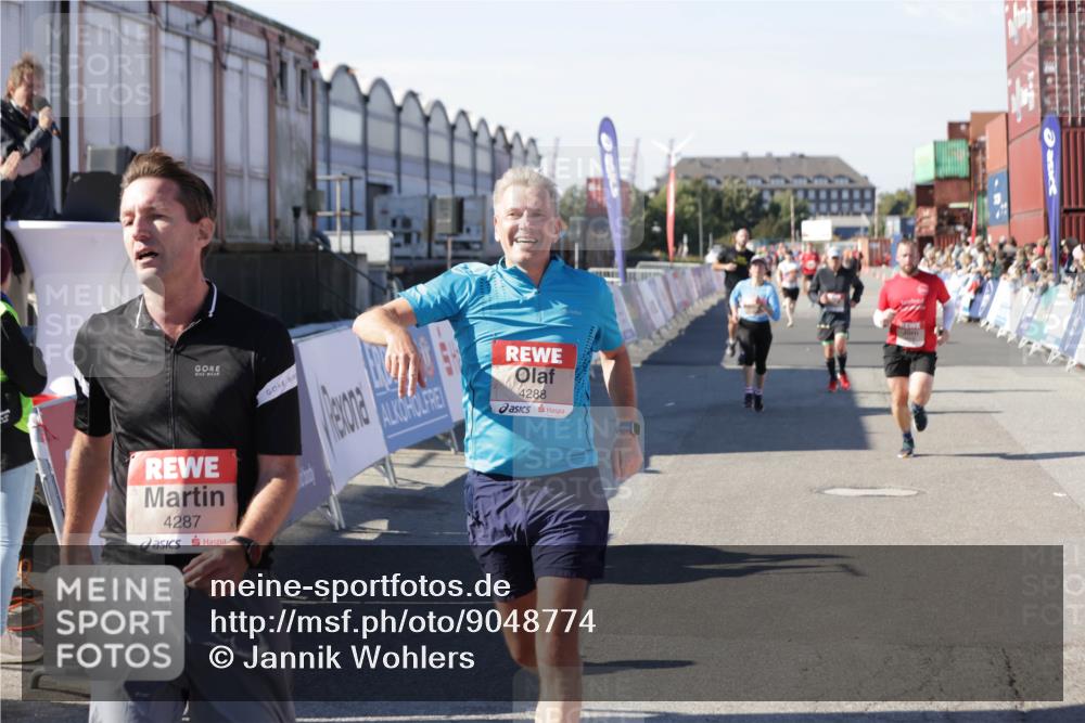 03.10.2025 - Köhlbrandbrückenlauf Jannik Wohlers http://msf.ph/oto/9048774 03.10.2025 13:07:28 Ziel 4113, 4254, 4287, 4288, 4375, 4590, 4636, 4649, 4794, 4806, 5645, 5646, 5870, 5872, 6459 meine-sportfotos.de