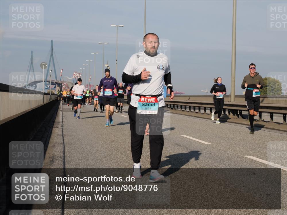03.10.2025 - Köhlbrandbrückenlauf Fabian Wolf http://msf.ph/oto/9048776 03.10.2025 10:00:41 Position 3 3698 meine-sportfotos.de