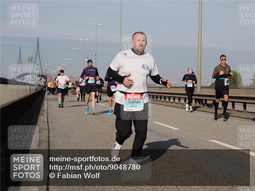 03.10.2025 - Köhlbrandbrückenlauf Fabian Wolf http://msf.ph/oto/9048780 03.10.2025 10:00:42 Position 3 3698 meine-sportfotos.de