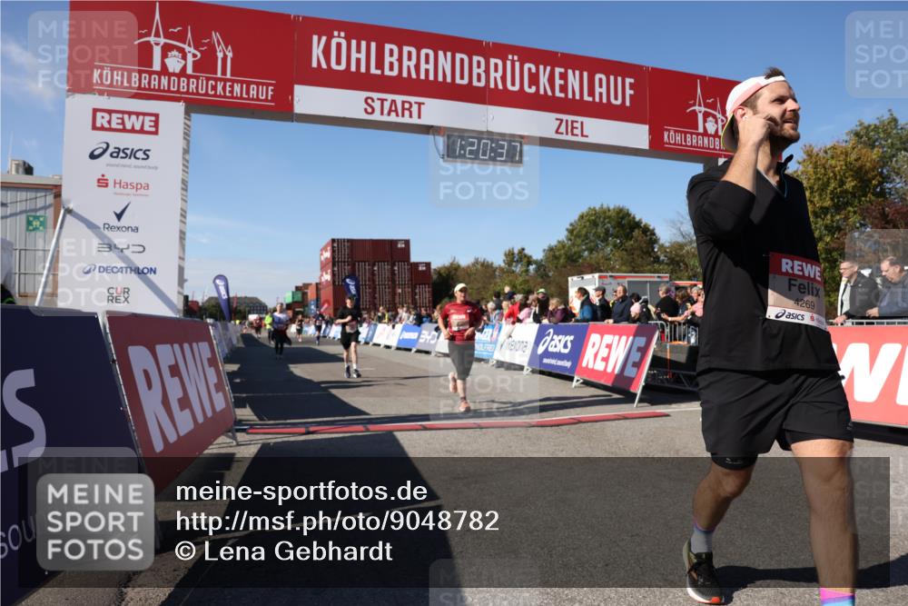 03.10.2025 - Köhlbrandbrückenlauf Lena Gebhardt http://msf.ph/oto/9048782 03.10.2025 13:20:38 Ziel 4269, 4476, 4646, 4790, 4859, 5543, 5631, 5918, 5920, 6777, 6807 meine-sportfotos.de