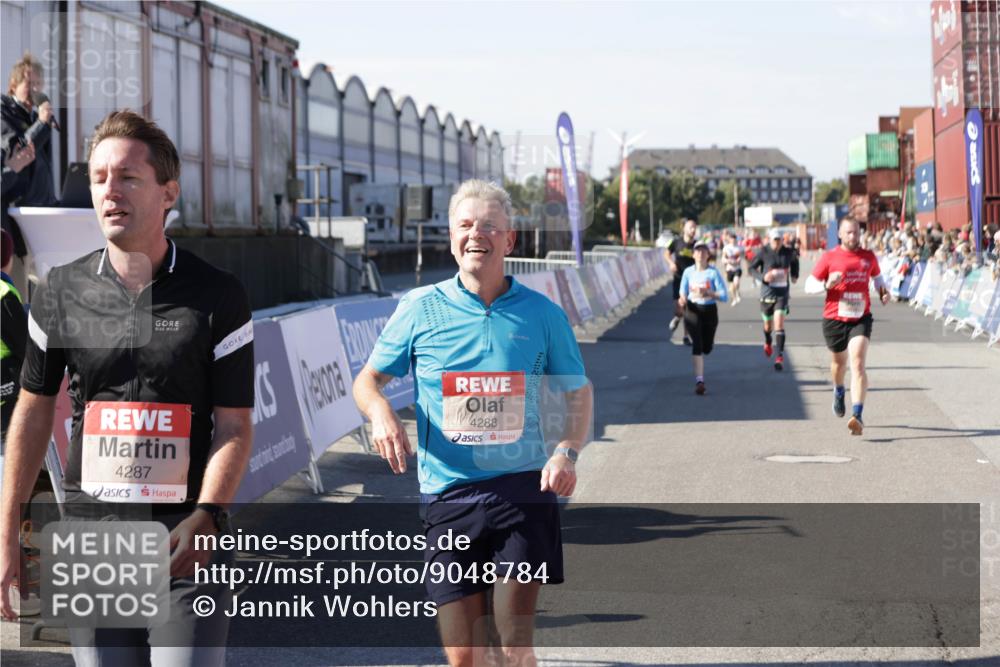 03.10.2025 - Köhlbrandbrückenlauf Jannik Wohlers http://msf.ph/oto/9048784 03.10.2025 13:07:28 Ziel 4113, 4254, 4287, 4288, 4375, 4590, 4636, 4649, 4794, 4806, 5645, 5646, 5870, 5872, 6459 meine-sportfotos.de