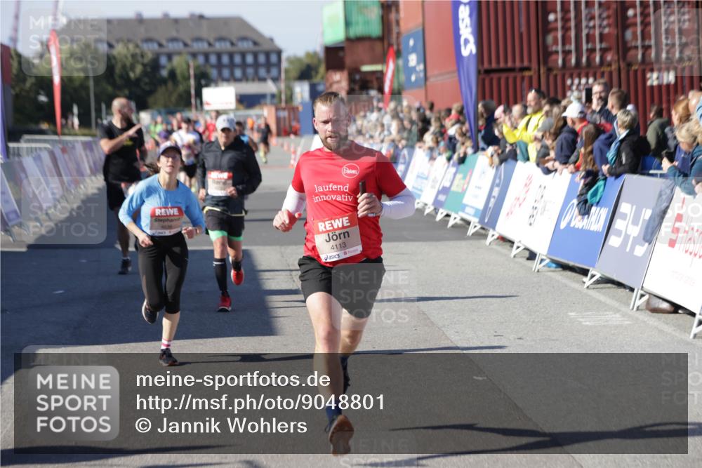 03.10.2025 - Köhlbrandbrückenlauf Jannik Wohlers http://msf.ph/oto/9048801 03.10.2025 13:07:29 Ziel 4113, 4254, 4287, 4288, 4375, 4590, 4636, 4649, 4794, 4806, 5645, 5646, 5870, 5872, 6459 meine-sportfotos.de