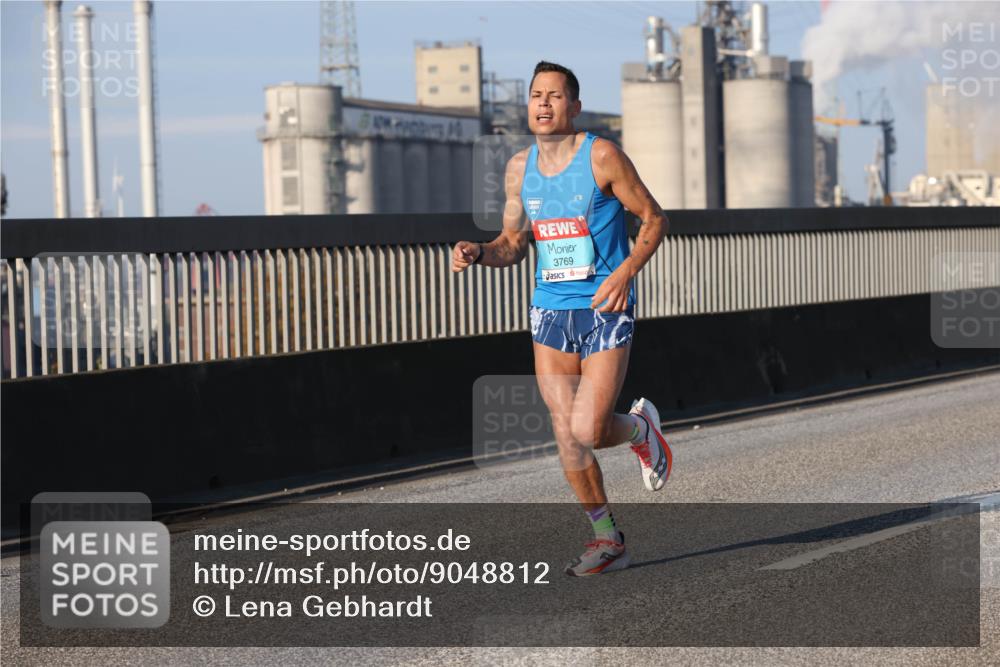 03.10.2025 - Köhlbrandbrückenlauf Lena Gebhardt http://msf.ph/oto/9048812 03.10.2025 09:31:32 Position 1 3769 meine-sportfotos.de
