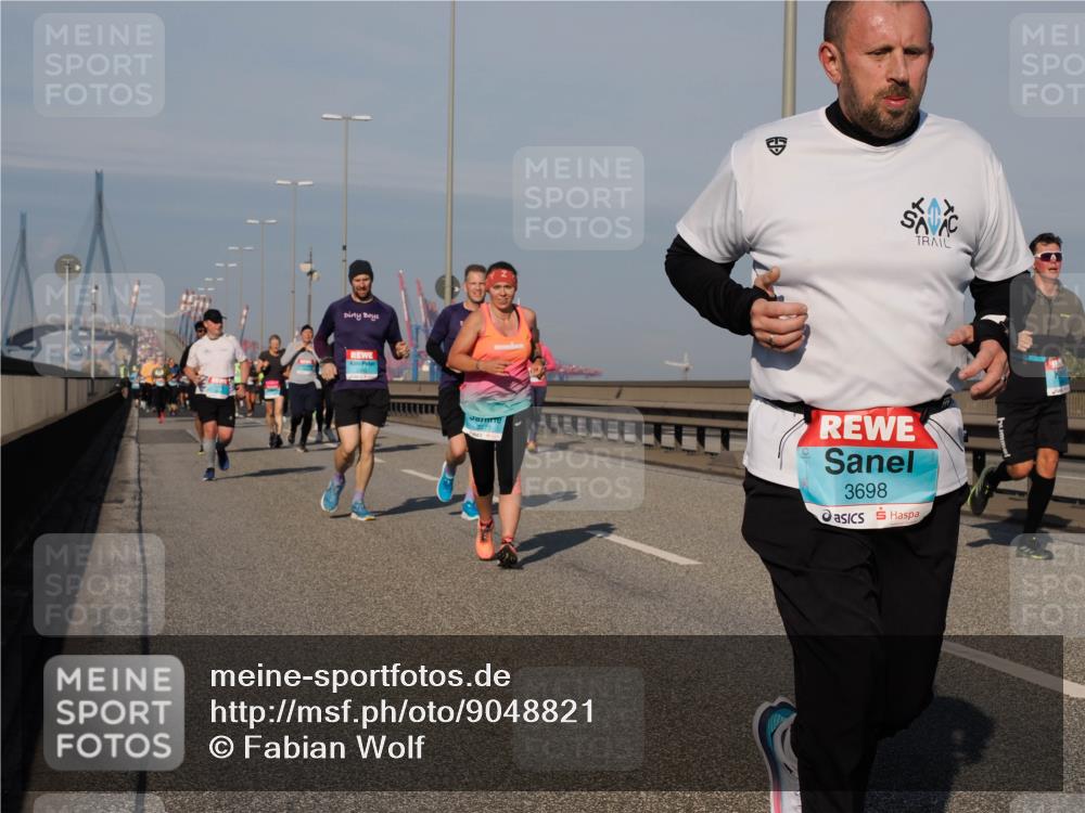03.10.2025 - Köhlbrandbrückenlauf Fabian Wolf http://msf.ph/oto/9048821 03.10.2025 10:00:43 Position 3 3273, 3698 meine-sportfotos.de