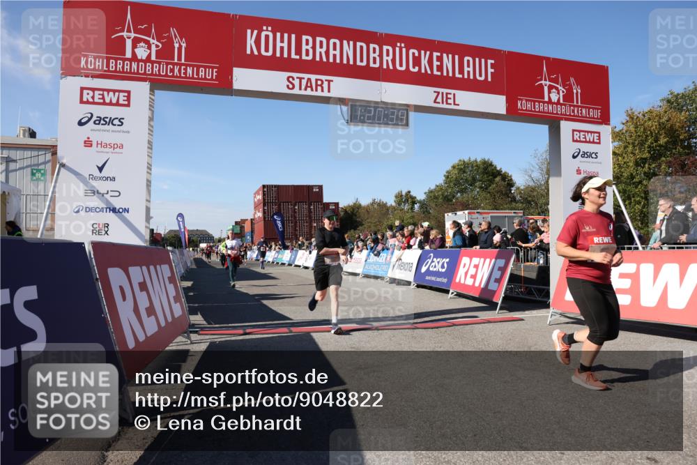 03.10.2025 - Köhlbrandbrückenlauf Lena Gebhardt http://msf.ph/oto/9048822 03.10.2025 13:20:39 Ziel 4269, 4476, 4646, 4790, 4859, 5488, 5543, 5631, 5918, 5920, 6777, 6807 meine-sportfotos.de