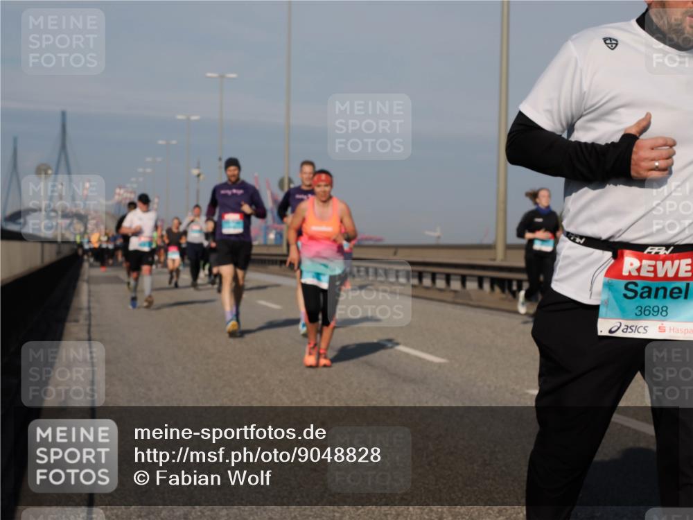 03.10.2025 - Köhlbrandbrückenlauf Fabian Wolf http://msf.ph/oto/9048828 03.10.2025 10:00:43 Position 3 3698 meine-sportfotos.de