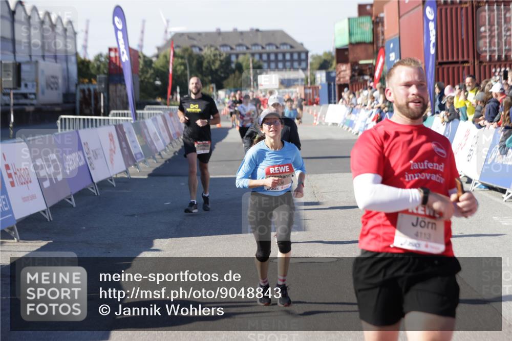 03.10.2025 - Köhlbrandbrückenlauf Jannik Wohlers http://msf.ph/oto/9048843 03.10.2025 13:07:30 Ziel 4113, 4254, 4287, 4288, 4375, 4590, 4636, 4649, 4794, 4806, 5645, 5646, 5870, 5872, 6459 meine-sportfotos.de