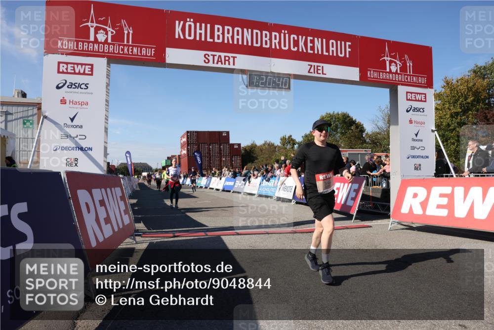 03.10.2025 - Köhlbrandbrückenlauf Lena Gebhardt http://msf.ph/oto/9048844 03.10.2025 13:20:40 Ziel 4269, 4476, 4646, 4790, 5488, 5543, 5631, 5774, 5918, 5920, 6777, 6807 meine-sportfotos.de