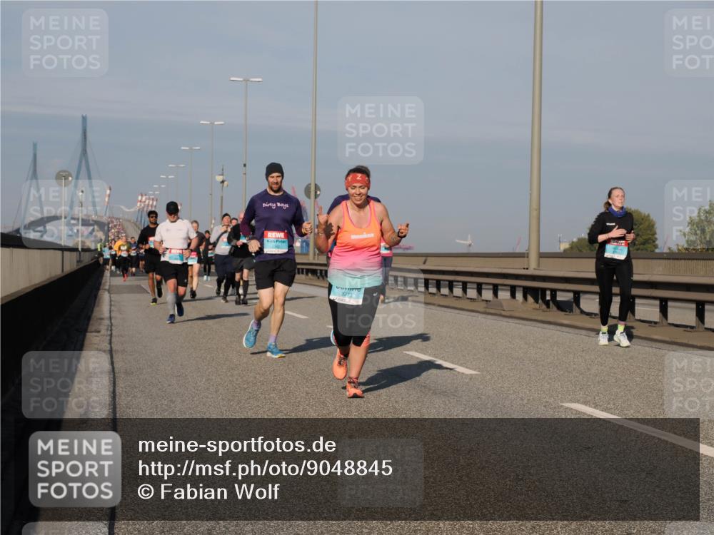 03.10.2025 - Köhlbrandbrückenlauf Fabian Wolf http://msf.ph/oto/9048845 03.10.2025 10:00:43 Position 3 3273 meine-sportfotos.de