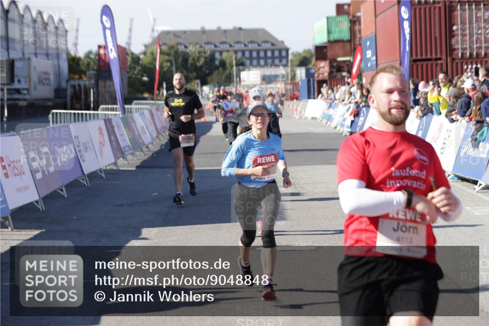 03.10.2025 - Köhlbrandbrückenlauf Jannik Wohlers http://msf.ph/oto/9048848 03.10.2025 13:07:30 Ziel 4113, 4254, 4287, 4288, 4375, 4590, 4636, 4649, 4794, 4806, 5645, 5646, 5870, 5872, 6459 meine-sportfotos.de