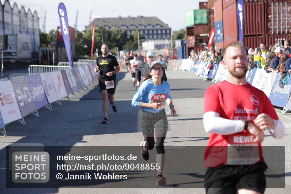 03.10.2025 - Köhlbrandbrückenlauf Jannik Wohlers http://msf.ph/oto/9048855 03.10.2025 13:07:30 Ziel 4113, 4254, 4287, 4288, 4375, 4590, 4636, 4649, 4794, 4806, 5645, 5646, 5870, 5872, 6459 meine-sportfotos.de