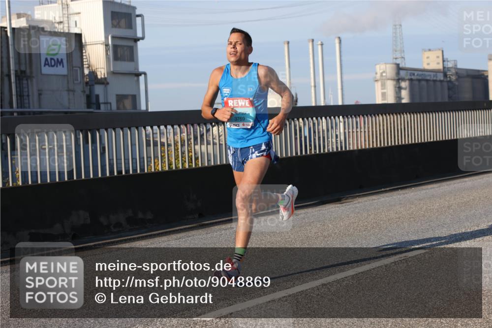 03.10.2025 - Köhlbrandbrückenlauf Lena Gebhardt http://msf.ph/oto/9048869 03.10.2025 09:31:33 Position 1 3769 meine-sportfotos.de