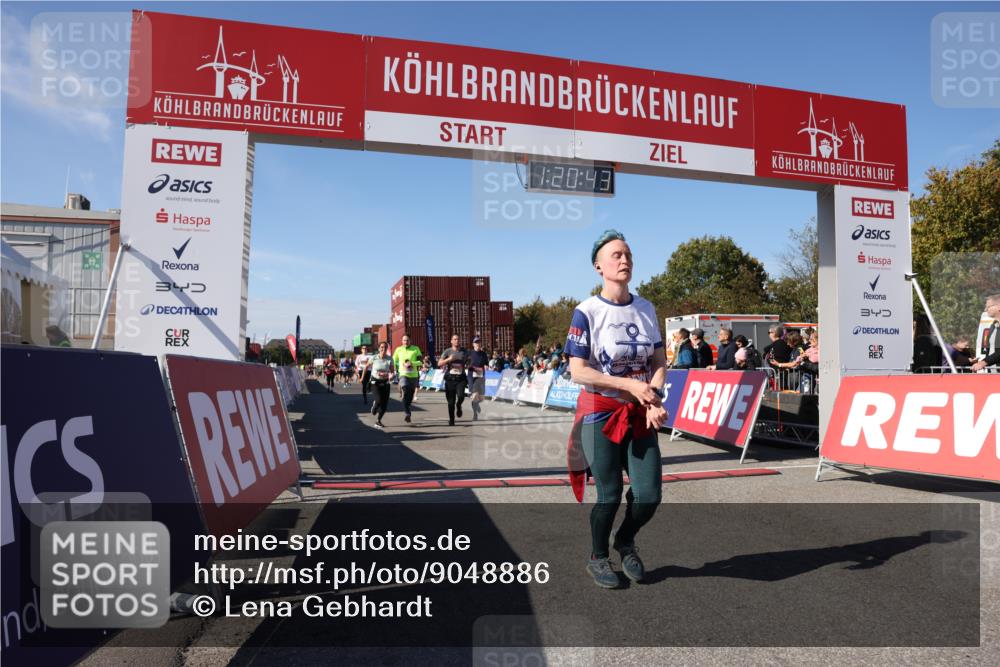 03.10.2025 - Köhlbrandbrückenlauf Lena Gebhardt http://msf.ph/oto/9048886 03.10.2025 13:20:43 Ziel 4269, 4476, 4646, 4709, 4790, 5480, 5488, 5543, 5774, 5918, 5920, 6777, 6807 meine-sportfotos.de