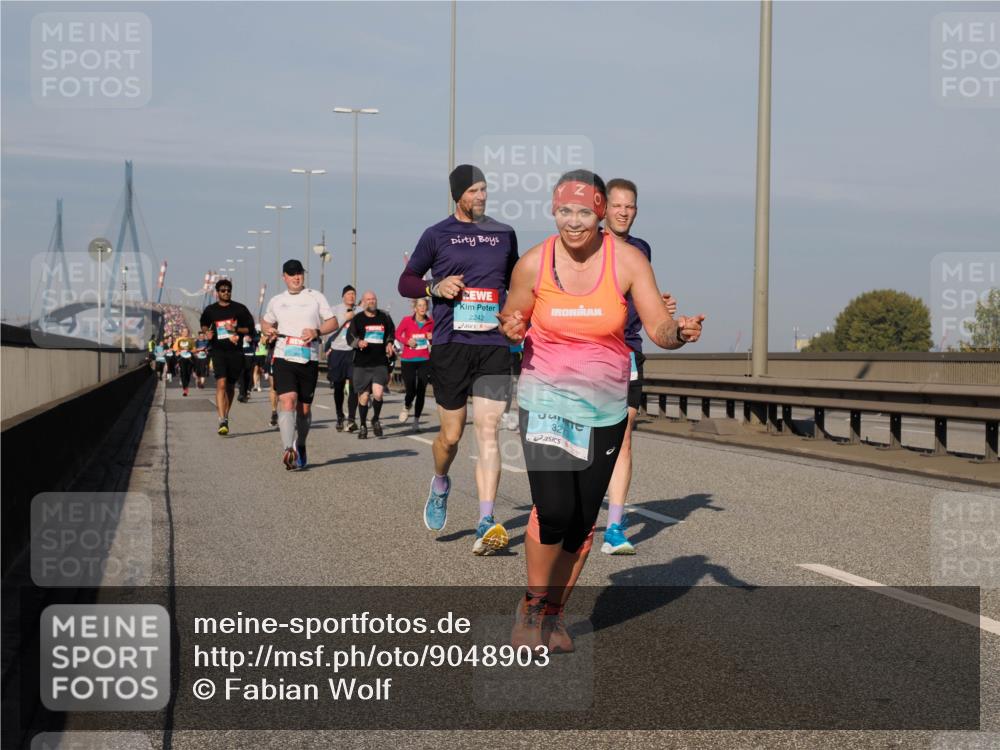 03.10.2025 - Köhlbrandbrückenlauf Fabian Wolf http://msf.ph/oto/9048903 03.10.2025 10:00:45 Position 3 2242, 327 meine-sportfotos.de