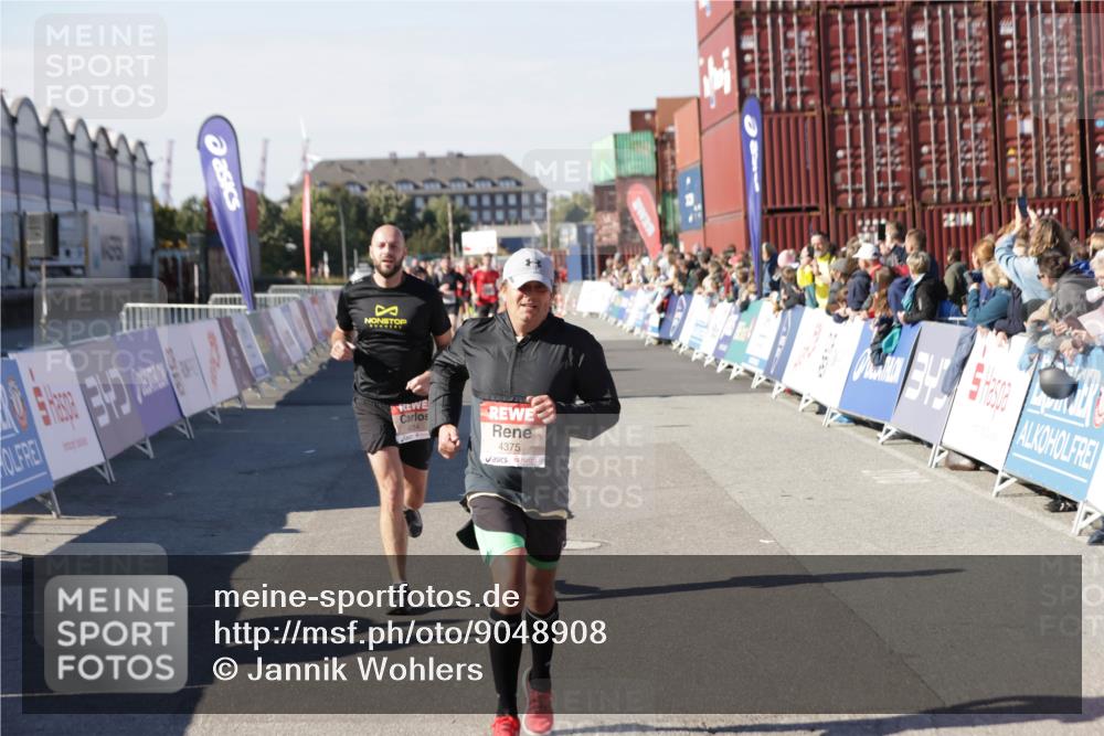 03.10.2025 - Köhlbrandbrückenlauf Jannik Wohlers http://msf.ph/oto/9048908 03.10.2025 13:07:32 Ziel 4113, 4165, 4254, 4263, 4287, 4288, 4375, 4590, 4636, 5645, 5646, 5870, 5872 meine-sportfotos.de