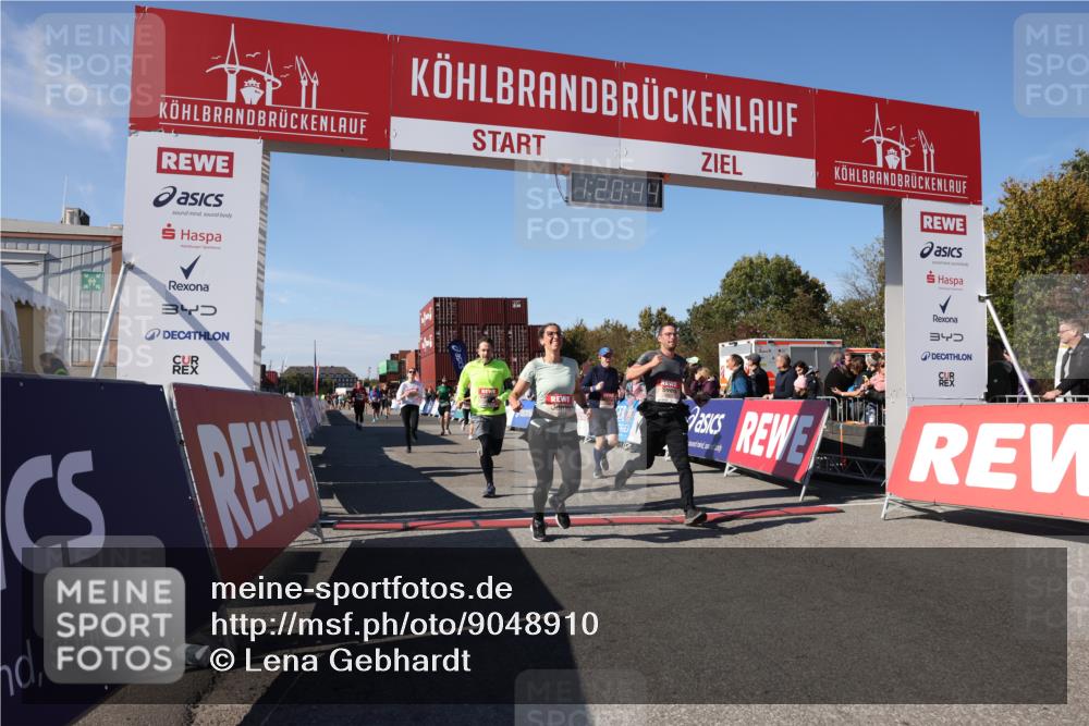 03.10.2025 - Köhlbrandbrückenlauf Lena Gebhardt http://msf.ph/oto/9048910 03.10.2025 13:20:44 Ziel 4269, 4476, 4646, 4709, 5480, 5488, 5774, 5918, 5920, 6703, 6777, 6807 meine-sportfotos.de