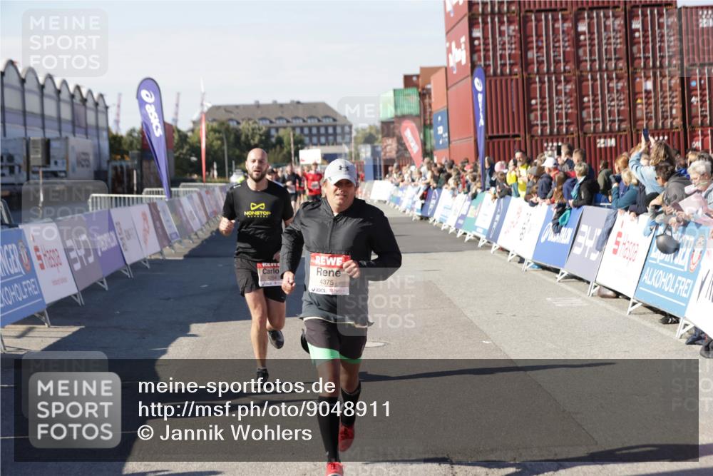 03.10.2025 - Köhlbrandbrückenlauf Jannik Wohlers http://msf.ph/oto/9048911 03.10.2025 13:07:32 Ziel 4113, 4165, 4254, 4263, 4287, 4288, 4375, 4590, 4636, 5645, 5646, 5870, 5872 meine-sportfotos.de