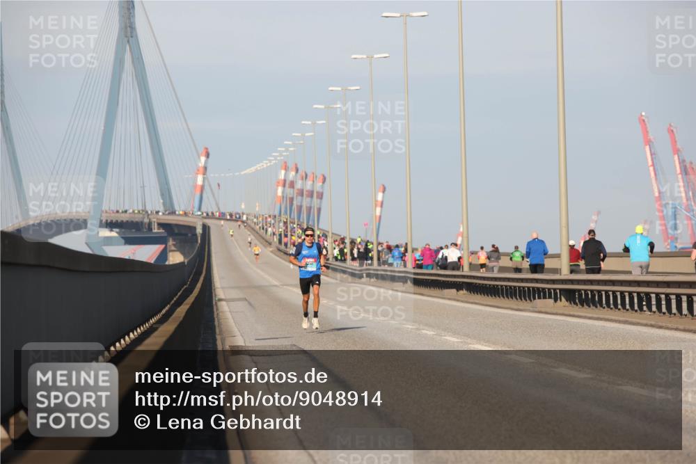 03.10.2025 - Köhlbrandbrückenlauf Lena Gebhardt http://msf.ph/oto/9048914 03.10.2025 09:32:11 Position 1  meine-sportfotos.de