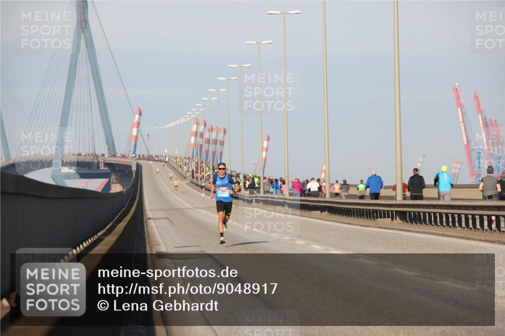 03.10.2025 - Köhlbrandbrückenlauf Lena Gebhardt http://msf.ph/oto/9048917 03.10.2025 09:32:12 Position 1  meine-sportfotos.de