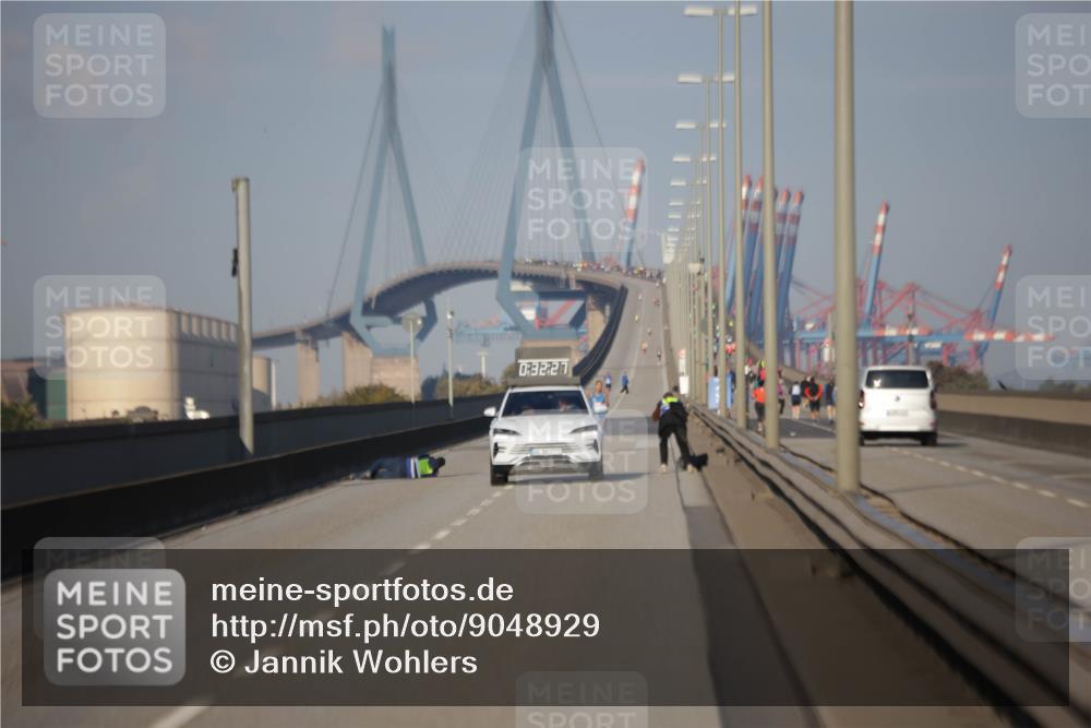 03.10.2025 - Köhlbrandbrückenlauf Jannik Wohlers http://msf.ph/oto/9048929 03.10.2025 09:32:27 Position 3 0, 32, 27, 1930 meine-sportfotos.de