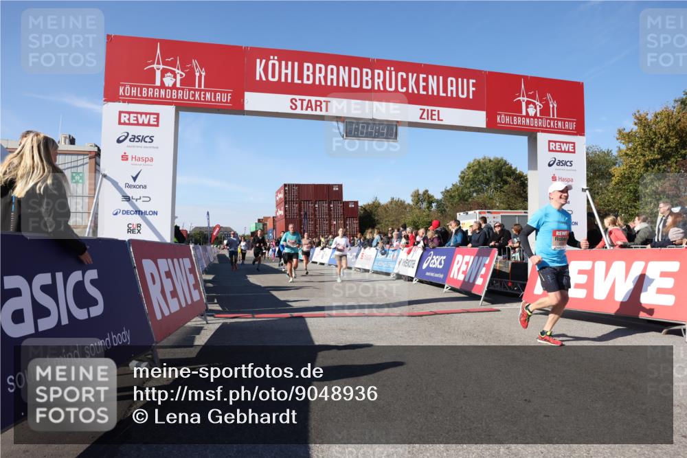 03.10.2025 - Köhlbrandbrückenlauf Lena Gebhardt http://msf.ph/oto/9048936 03.10.2025 13:04:41 Ziel 4022, 4055, 4236, 4246, 4247, 4303, 4713, 4724, 4831, 5948, 5968, 6018, 6092, 6470 meine-sportfotos.de