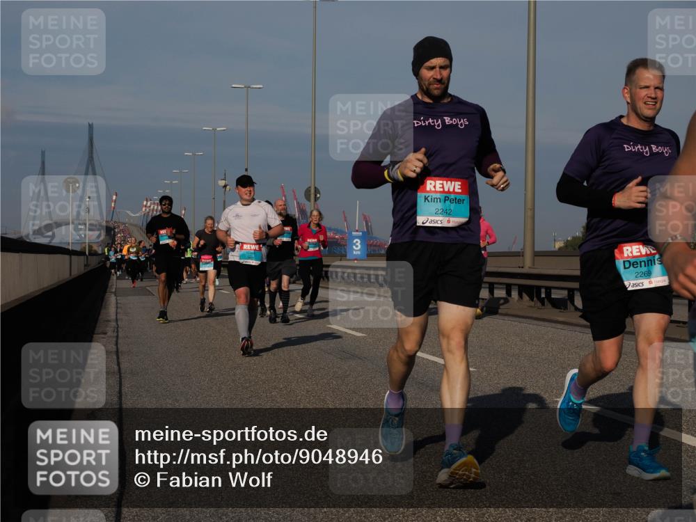 03.10.2025 - Köhlbrandbrückenlauf Fabian Wolf http://msf.ph/oto/9048946 03.10.2025 10:00:46 Position 3 3, 2242, 2269 meine-sportfotos.de
