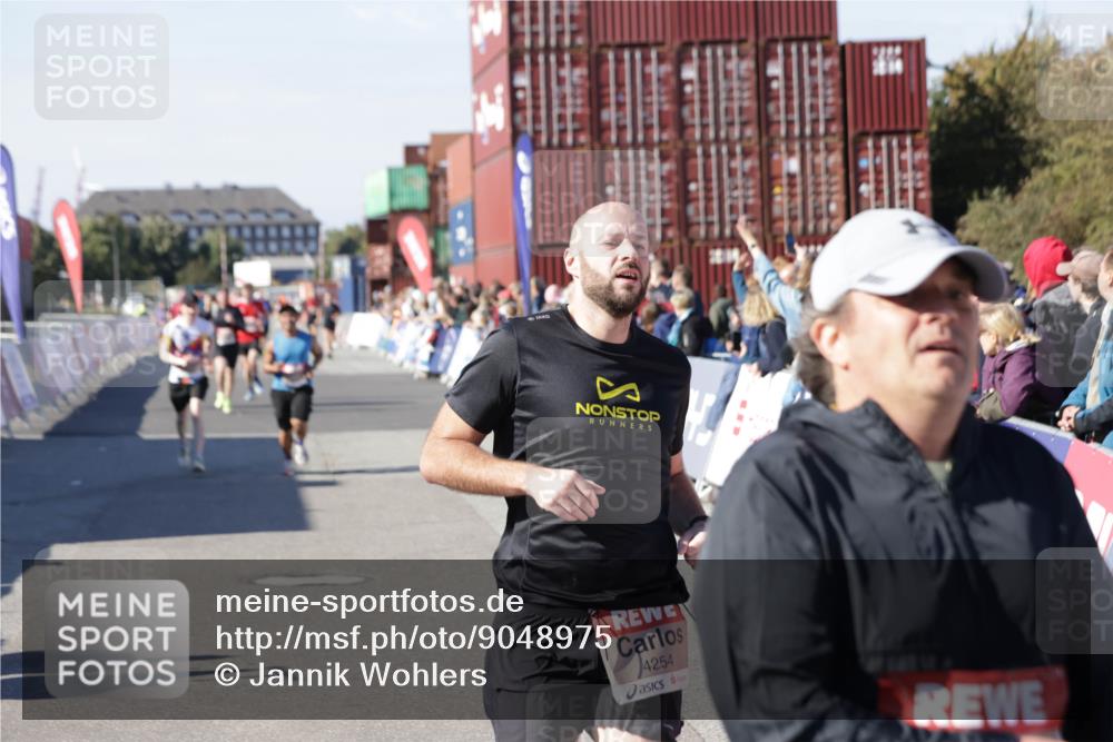 03.10.2025 - Köhlbrandbrückenlauf Jannik Wohlers http://msf.ph/oto/9048975 03.10.2025 13:07:34 Ziel 4113, 4165, 4254, 4263, 4287, 4288, 4375, 4636, 5870, 5872, 6744 meine-sportfotos.de