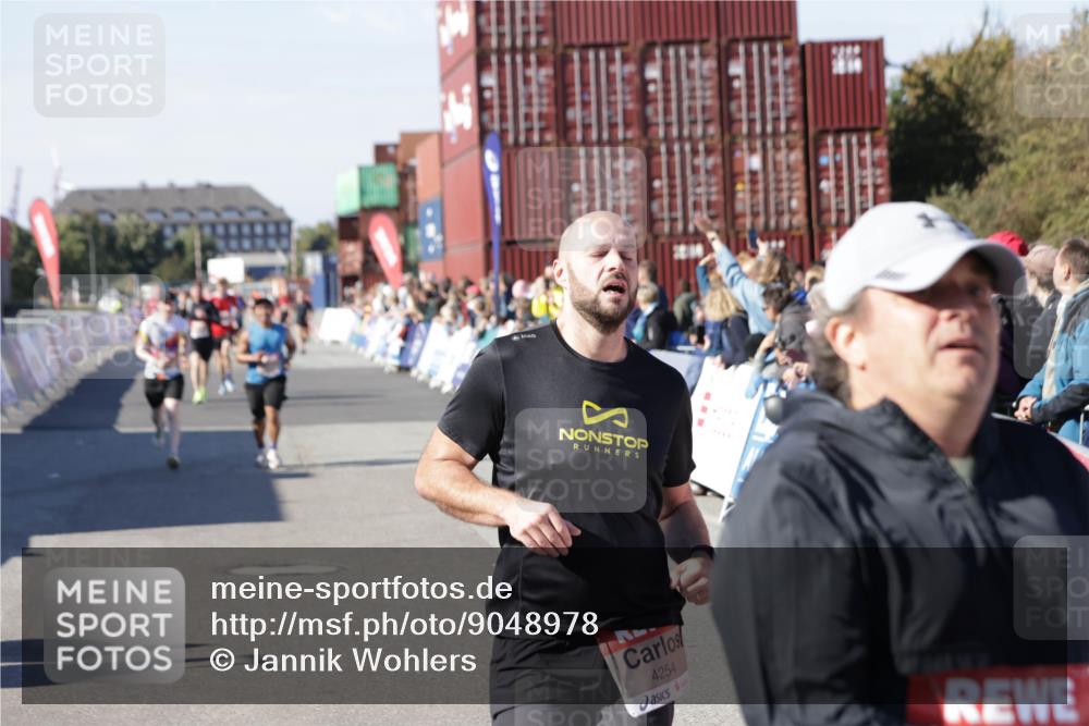 03.10.2025 - Köhlbrandbrückenlauf Jannik Wohlers http://msf.ph/oto/9048978 03.10.2025 13:07:34 Ziel 4113, 4165, 4254, 4263, 4287, 4288, 4375, 4636, 5870, 5872, 6744 meine-sportfotos.de
