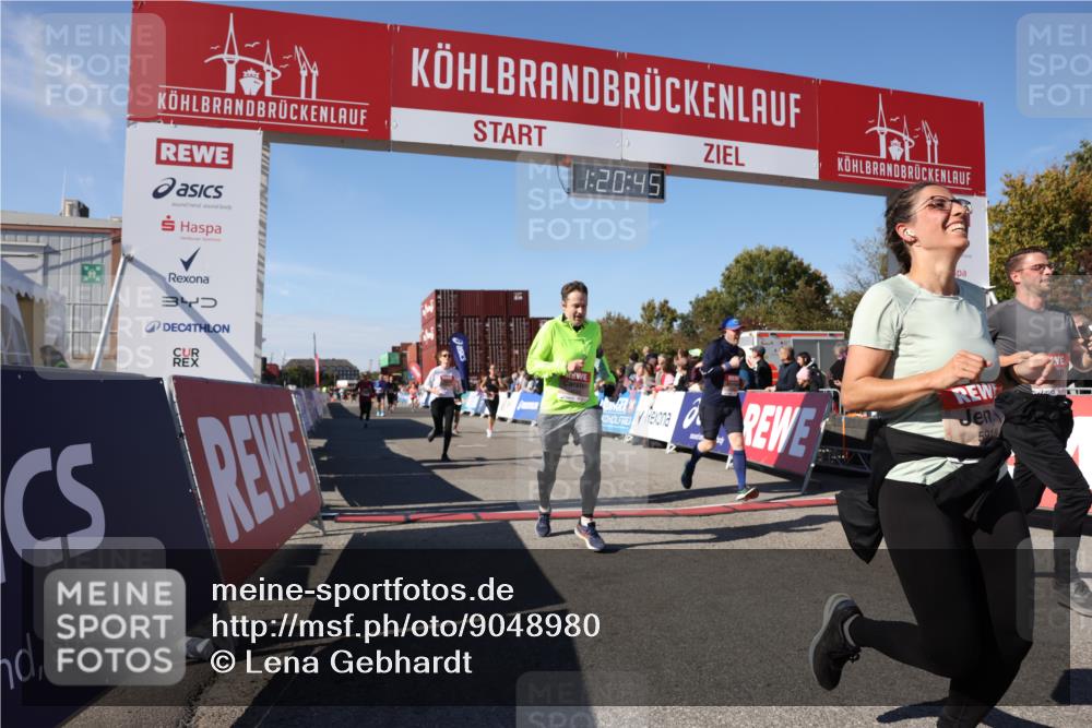 03.10.2025 - Köhlbrandbrückenlauf Lena Gebhardt http://msf.ph/oto/9048980 03.10.2025 13:20:45 Ziel 4476, 4646, 4709, 5480, 5488, 5774, 5918, 5920, 6703, 6777, 6807 meine-sportfotos.de