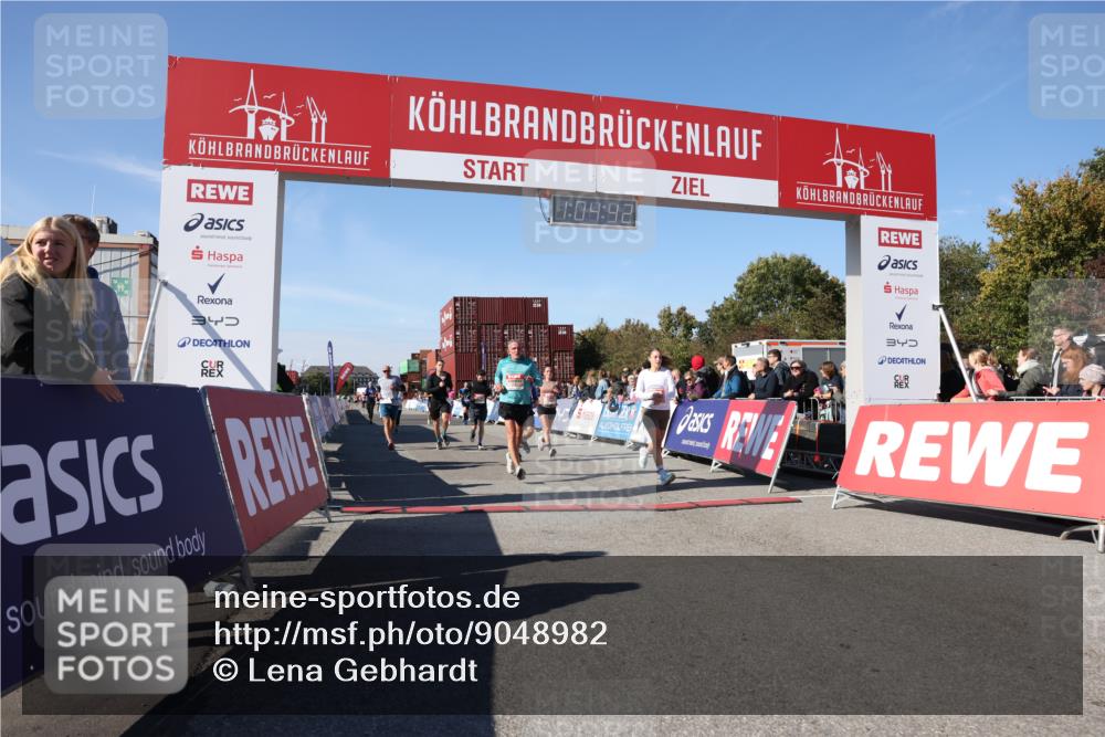 03.10.2025 - Köhlbrandbrückenlauf Lena Gebhardt http://msf.ph/oto/9048982 03.10.2025 13:04:43 Ziel 4022, 4061, 4236, 4246, 4247, 4303, 4449, 4713, 4724, 4831, 5849, 5948, 5968, 6092, 6268, 6470, 6716 meine-sportfotos.de