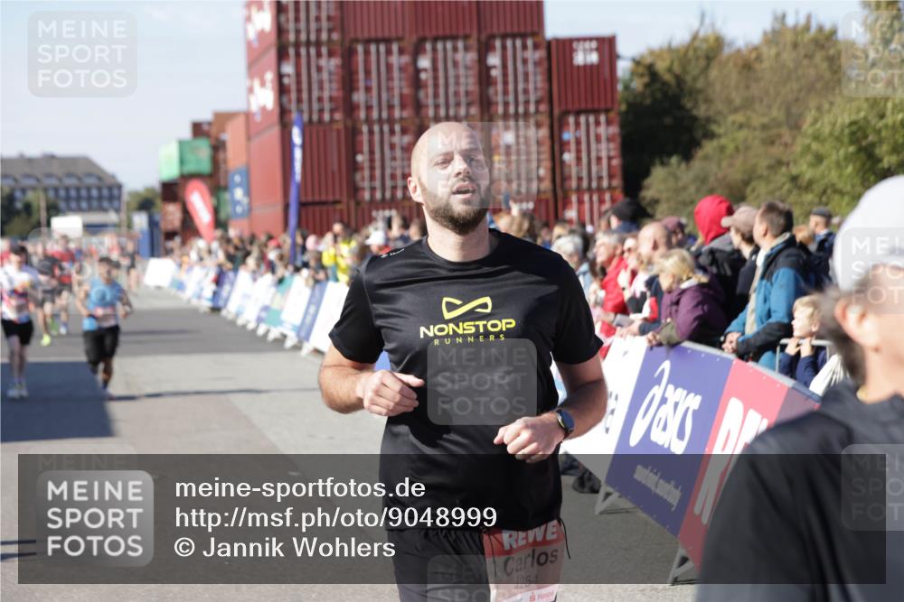 03.10.2025 - Köhlbrandbrückenlauf Jannik Wohlers http://msf.ph/oto/9048999 03.10.2025 13:07:34 Ziel 4113, 4165, 4254, 4263, 4287, 4288, 4375, 4636, 5870, 5872, 6744 meine-sportfotos.de