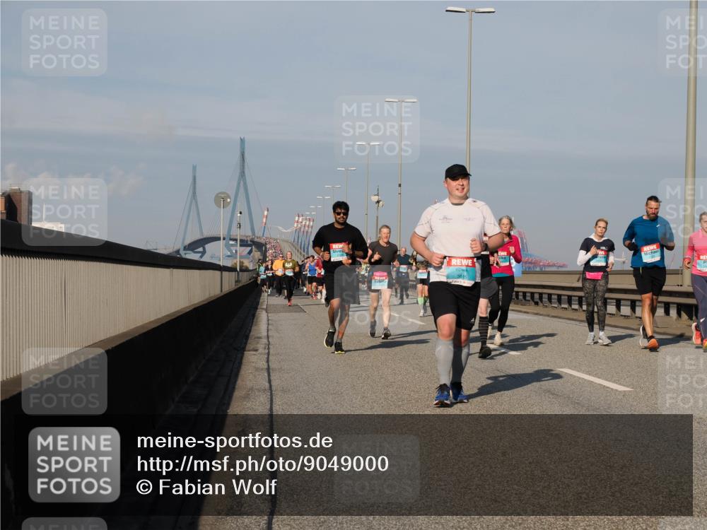 03.10.2025 - Köhlbrandbrückenlauf Fabian Wolf http://msf.ph/oto/9049000 03.10.2025 10:00:48 Position 3 3815 meine-sportfotos.de