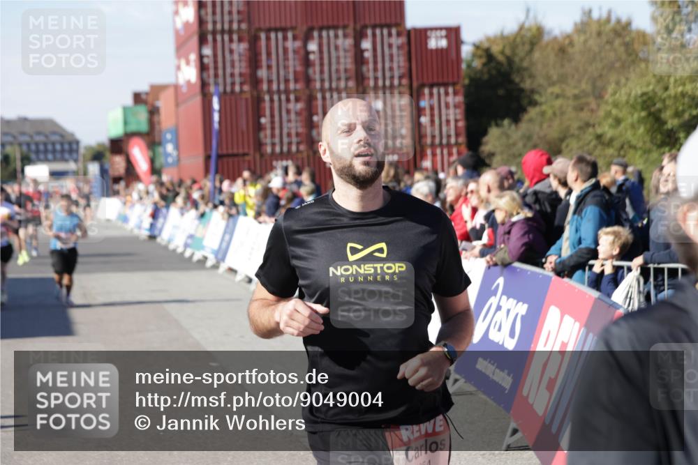 03.10.2025 - Köhlbrandbrückenlauf Jannik Wohlers http://msf.ph/oto/9049004 03.10.2025 13:07:34 Ziel 4113, 4165, 4254, 4263, 4287, 4288, 4375, 4636, 5870, 5872, 6744 meine-sportfotos.de