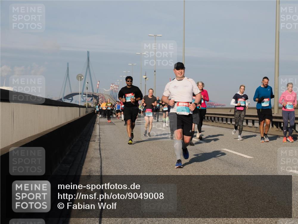 03.10.2025 - Köhlbrandbrückenlauf Fabian Wolf http://msf.ph/oto/9049008 03.10.2025 10:00:48 Position 3 3815 meine-sportfotos.de