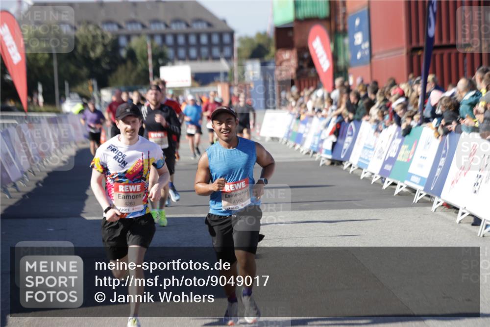03.10.2025 - Köhlbrandbrückenlauf Jannik Wohlers http://msf.ph/oto/9049017 03.10.2025 13:07:36 Ziel 4113, 4165, 4254, 4263, 4287, 4288, 4375, 4636, 6744, 6800 meine-sportfotos.de