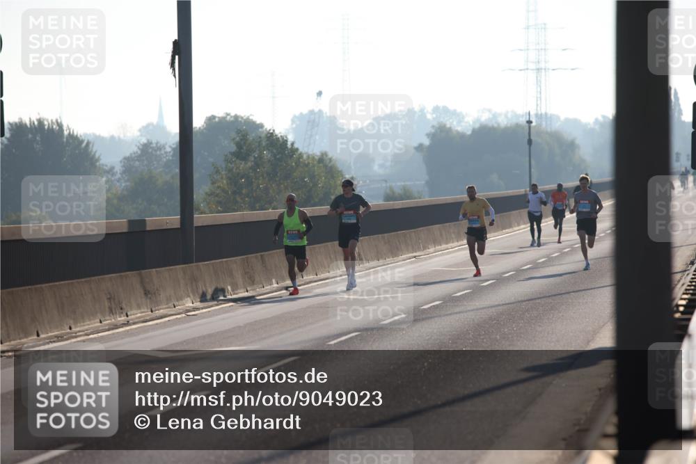 03.10.2025 - Köhlbrandbrückenlauf Lena Gebhardt http://msf.ph/oto/9049023 03.10.2025 09:11:55 Position 1  meine-sportfotos.de