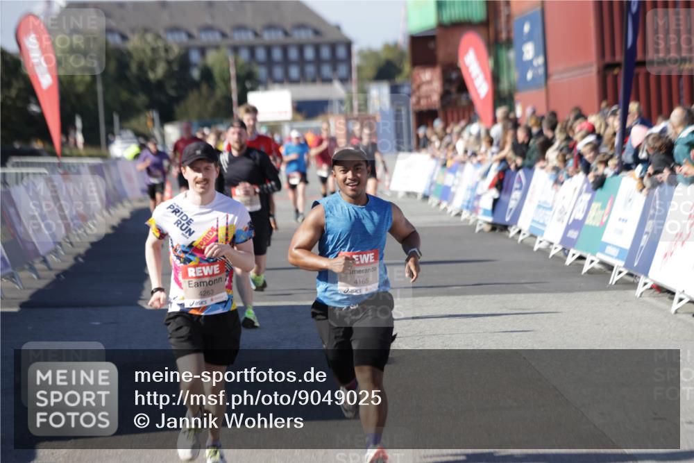 03.10.2025 - Köhlbrandbrückenlauf Jannik Wohlers http://msf.ph/oto/9049025 03.10.2025 13:07:36 Ziel 4113, 4165, 4254, 4263, 4287, 4288, 4375, 4636, 6744, 6800 meine-sportfotos.de