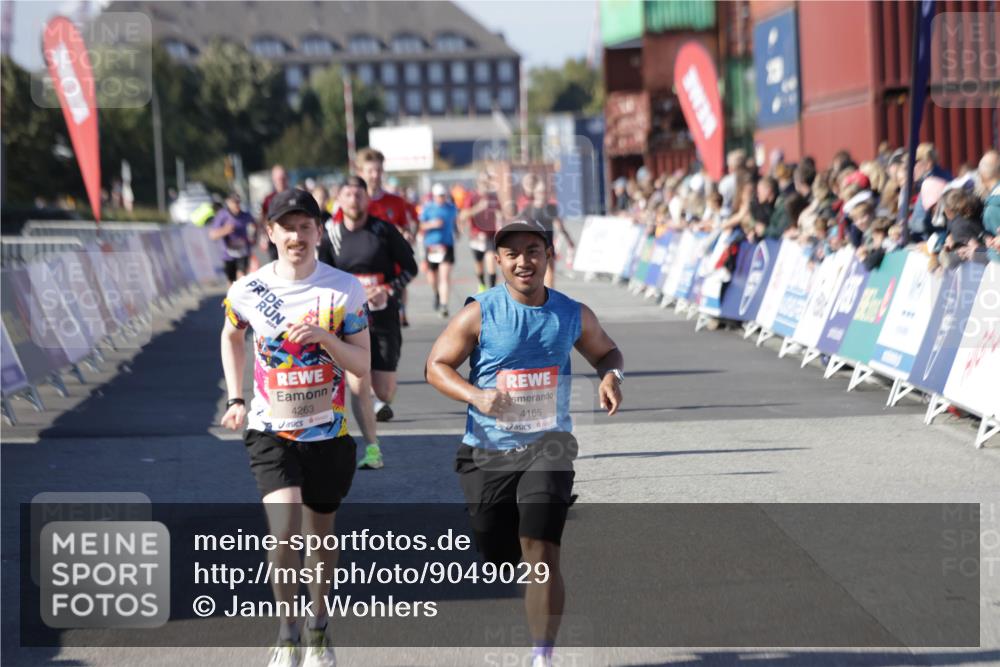 03.10.2025 - Köhlbrandbrückenlauf Jannik Wohlers http://msf.ph/oto/9049029 03.10.2025 13:07:36 Ziel 4113, 4165, 4254, 4263, 4287, 4288, 4375, 4636, 6744, 6800 meine-sportfotos.de