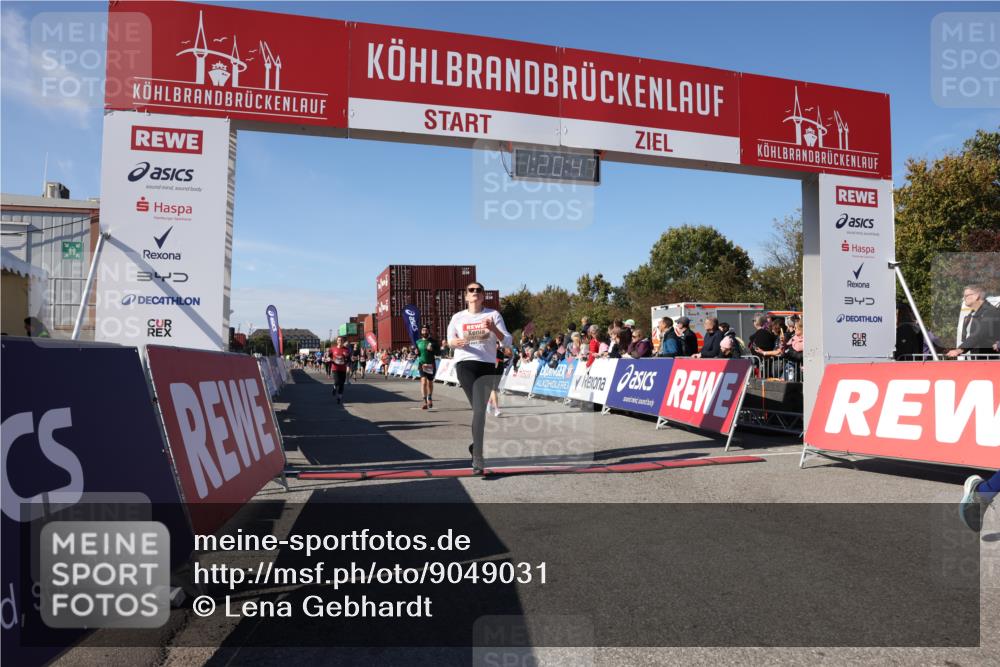03.10.2025 - Köhlbrandbrückenlauf Lena Gebhardt http://msf.ph/oto/9049031 03.10.2025 13:20:47 Ziel 4476, 4646, 4709, 4915, 4916, 5480, 5488, 5774, 5918, 5920, 6703, 6777, 6807 meine-sportfotos.de