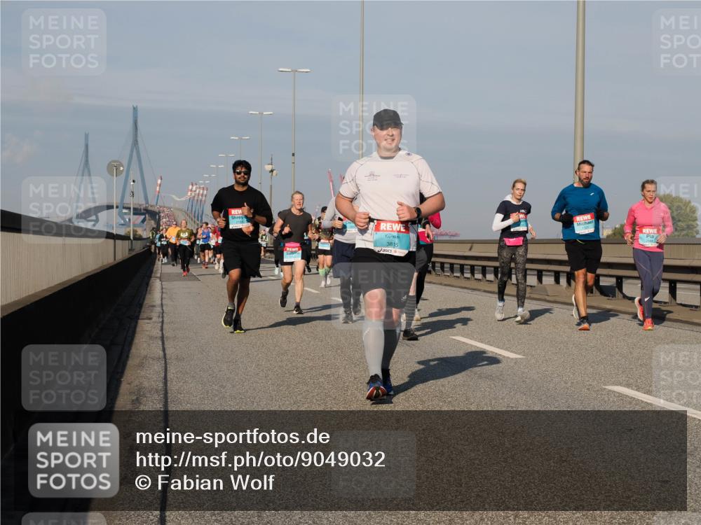 03.10.2025 - Köhlbrandbrückenlauf Fabian Wolf http://msf.ph/oto/9049032 03.10.2025 10:00:48 Position 3 3815 meine-sportfotos.de