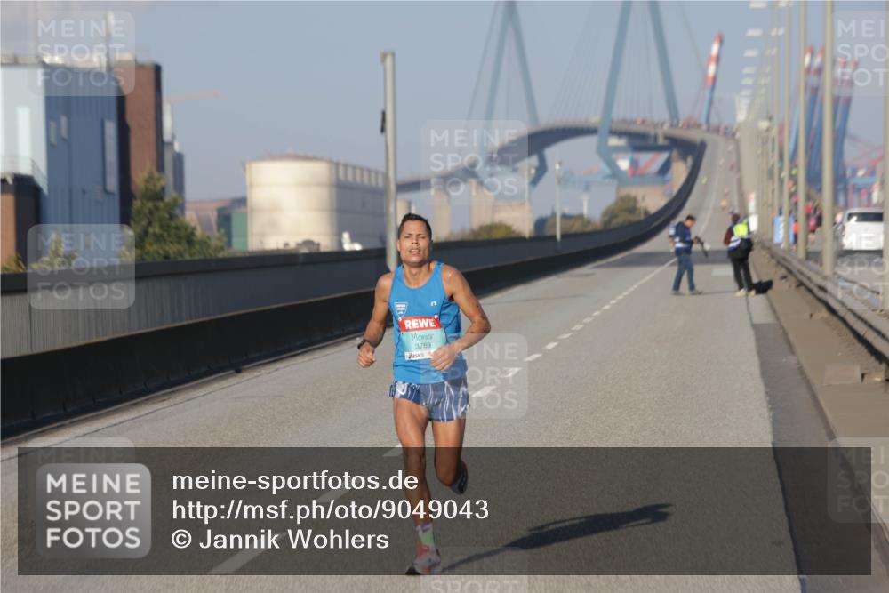 03.10.2025 - Köhlbrandbrückenlauf Jannik Wohlers http://msf.ph/oto/9049043 03.10.2025 09:32:51 Position 3 3769 meine-sportfotos.de