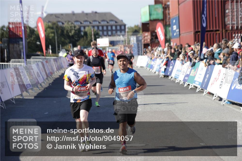 03.10.2025 - Köhlbrandbrückenlauf Jannik Wohlers http://msf.ph/oto/9049057 03.10.2025 13:07:37 Ziel 4113, 4165, 4254, 4263, 4288, 4375, 4636, 6744, 6800 meine-sportfotos.de