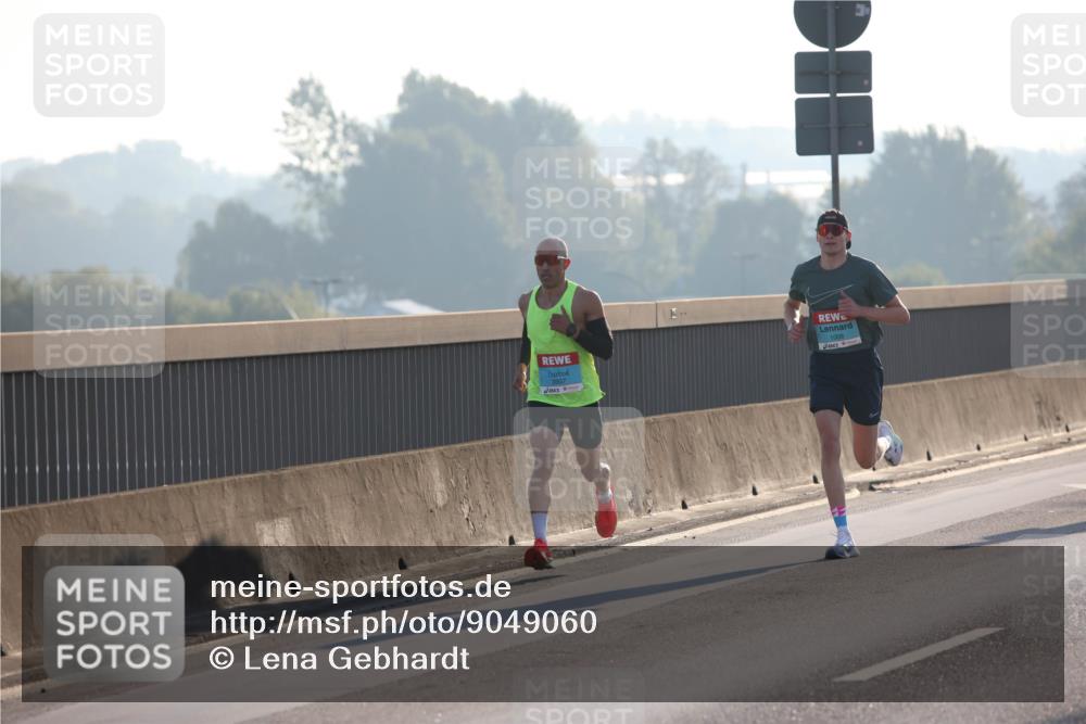 03.10.2025 - Köhlbrandbrückenlauf Lena Gebhardt http://msf.ph/oto/9049060 03.10.2025 09:12:02 Position 1 1008 meine-sportfotos.de