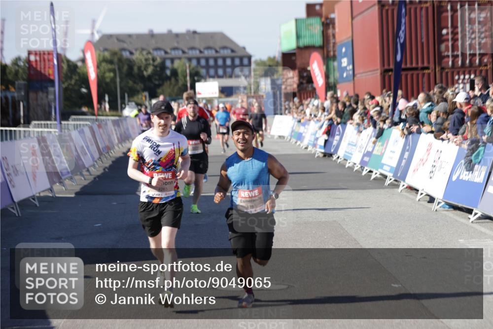 03.10.2025 - Köhlbrandbrückenlauf Jannik Wohlers http://msf.ph/oto/9049065 03.10.2025 13:07:37 Ziel 4113, 4165, 4254, 4263, 4288, 4375, 4636, 6744, 6800 meine-sportfotos.de
