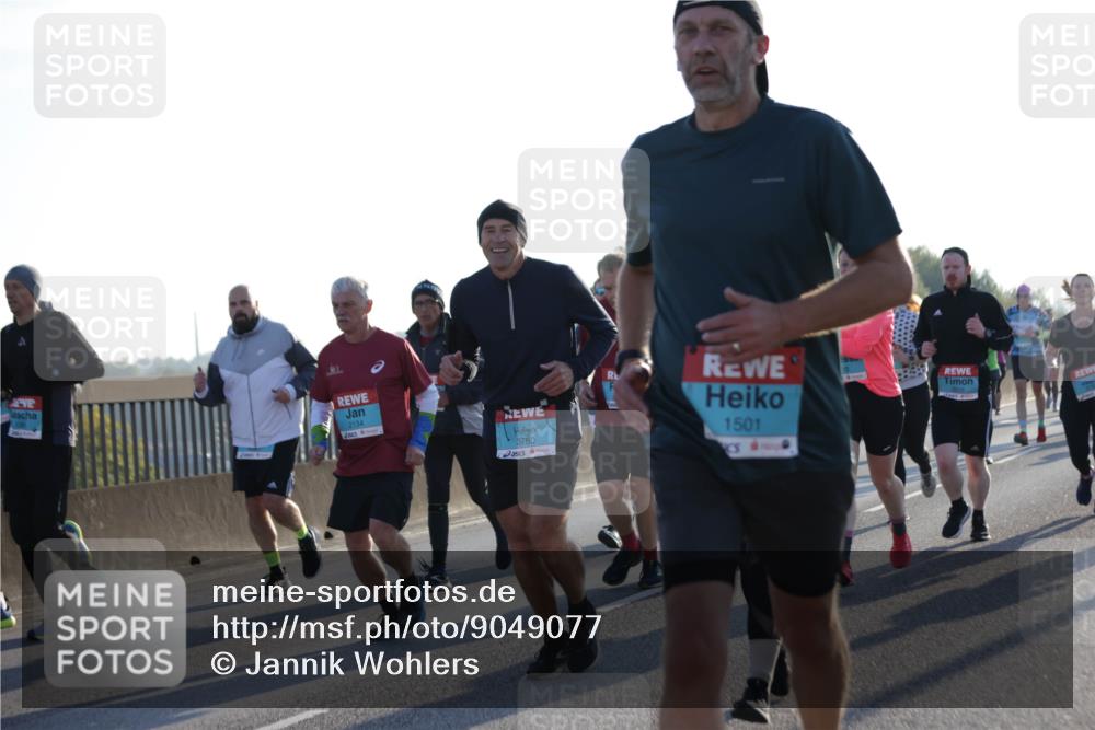 03.10.2025 - Köhlbrandbrückenlauf Jannik Wohlers http://msf.ph/oto/9049077 03.10.2025 09:18:17 Position 3 2134, 3750, 1501 meine-sportfotos.de